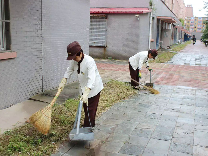 物業(yè)外包保潔到底怎么管？規(guī)范技巧！