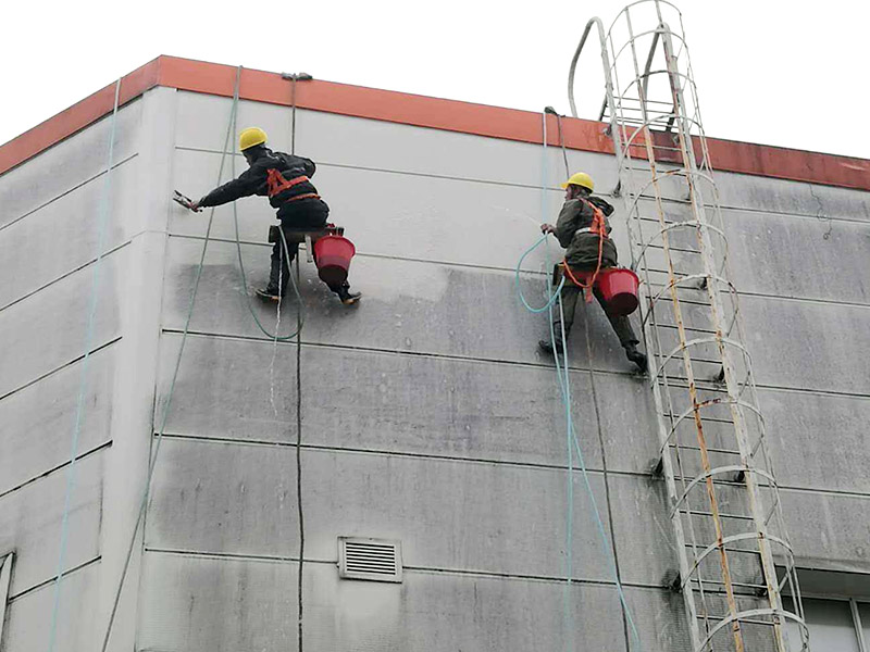 高空作業(yè)幕墻清洗工人工作多少小時(shí)輪換？